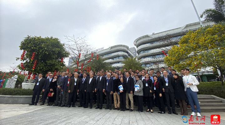 梁振英帶隊 香港首個考察“天團”奔赴廣州南沙“搶飲頭啖湯”