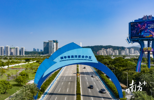 統(tǒng)計(jì)局緊扣《總體方案》第一階段任務(wù)目標(biāo),堅(jiān)持統(tǒng)計(jì)、發(fā)改工作兩手抓。