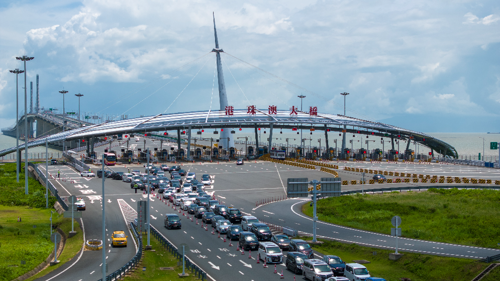 “港車北上”一周年 出入境香港單牌車突破95萬輛次