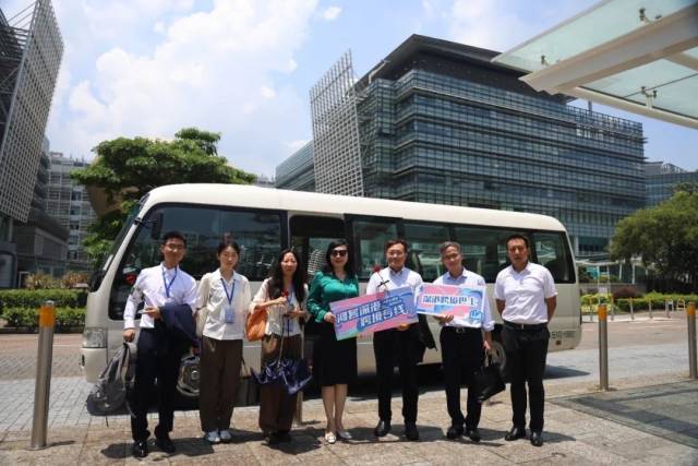 河套合作區首班深港跨境巴士發往香港 河套合作區首班深港跨境巴士發往香港
