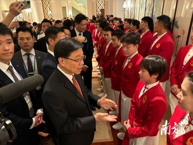 李家超歡迎內地奧運健兒訪港 李家超歡迎內地奧運健兒訪港