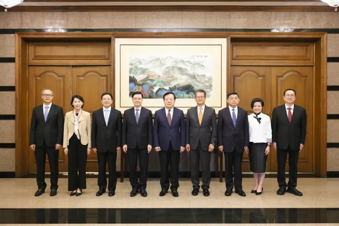 夏寶龍會見李家超 夏寶龍會見李家超