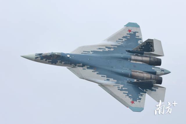 南方+ 張梓望 拍攝