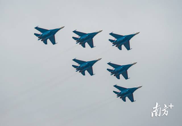 南方+ 張梓望 拍攝