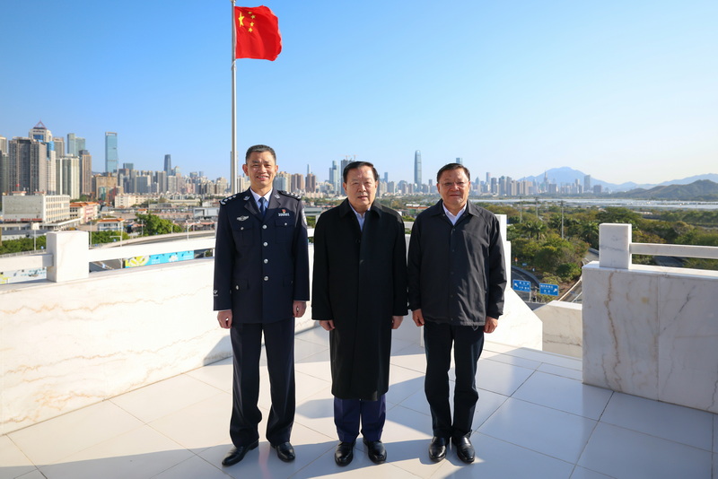 夏寶龍調研皇崗口岸