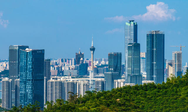 “澳門+橫琴”新定位被擺在更顯著位置。圖為俯瞰琴澳地標建筑。 “澳門+橫琴”新定位被擺在更顯著位置。圖為俯瞰琴澳地標建筑。