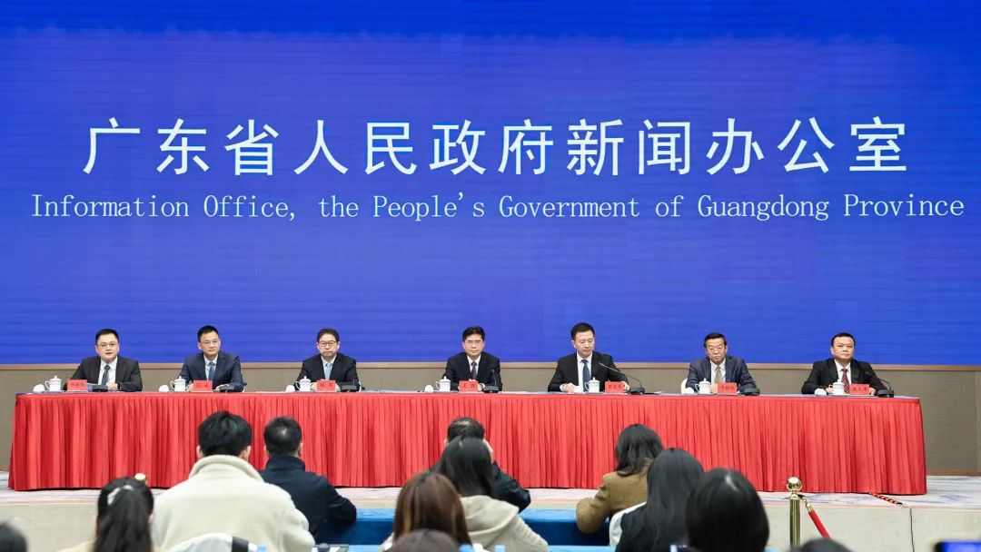 《廣東省推動人工智能與機器人產業創新發展若干政策措施》新聞發布會在廣州召開 《廣東省推動人工智能與機器人產業創新發展若干政策措施》新聞發布會在廣州召開