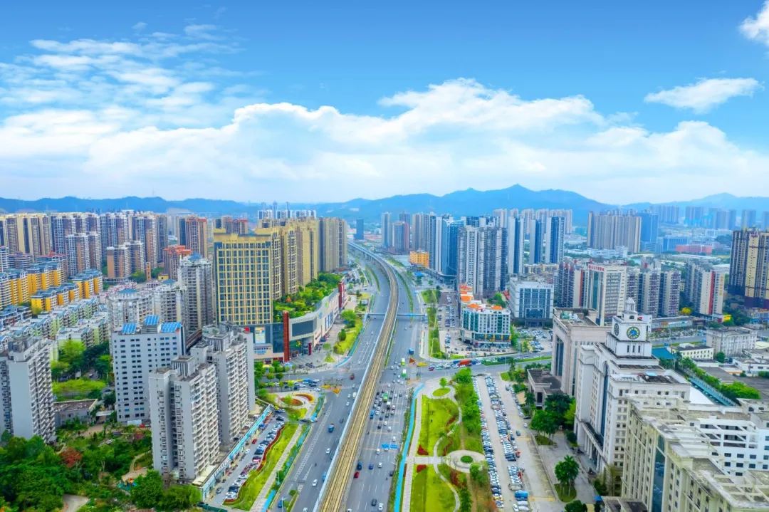 筆直寬闊的仲愷大道 筆直寬闊的仲愷大道