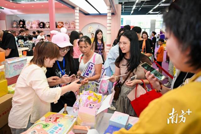 第十五屆漫博會(huì)現(xiàn)場(chǎng) 第十五屆漫博會(huì)現(xiàn)場(chǎng)