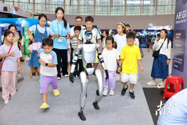 第33屆廣州博覽會現場 第33屆廣州博覽會現場