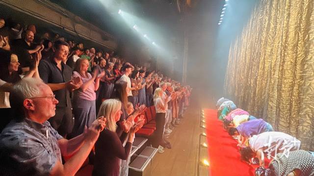 8月19日至26日，廣東現代舞團應諾德宗藝術節（Noorderzon Festival）邀請，赴荷蘭格羅寧根演出作品《燃燒：在漫舞中前行》。