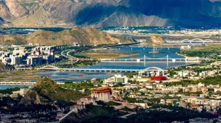 這是拉薩河風(fēng)光(2025年7月30日攝)。新華社記者 姜帆 攝 這是拉薩河風(fēng)光(2025年7月30日攝)。新華社記者 姜帆 攝