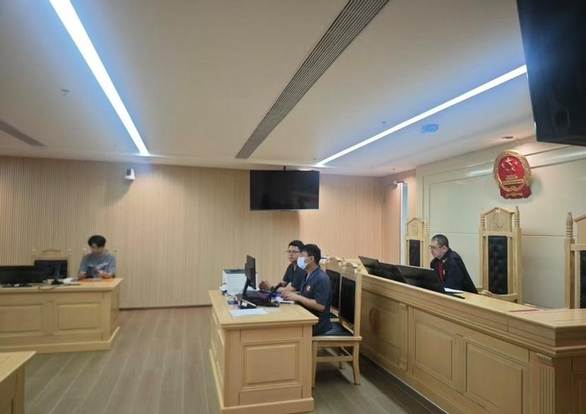 專業(yè)法官團(tuán)隊(duì)進(jìn)駐,提供優(yōu)質(zhì)司法服務(wù)。 專業(yè)法官團(tuán)隊(duì)進(jìn)駐,提供優(yōu)質(zhì)司法服務(wù)。