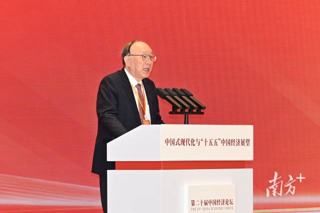 中國金融四十人論壇學術顧問、重慶市原市長黃奇帆